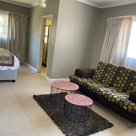 Savoy Hotel Fort Beaufort Eksteriør bilde
