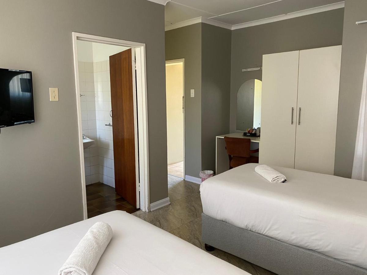 Savoy Hotel Fort Beaufort Eksteriør bilde