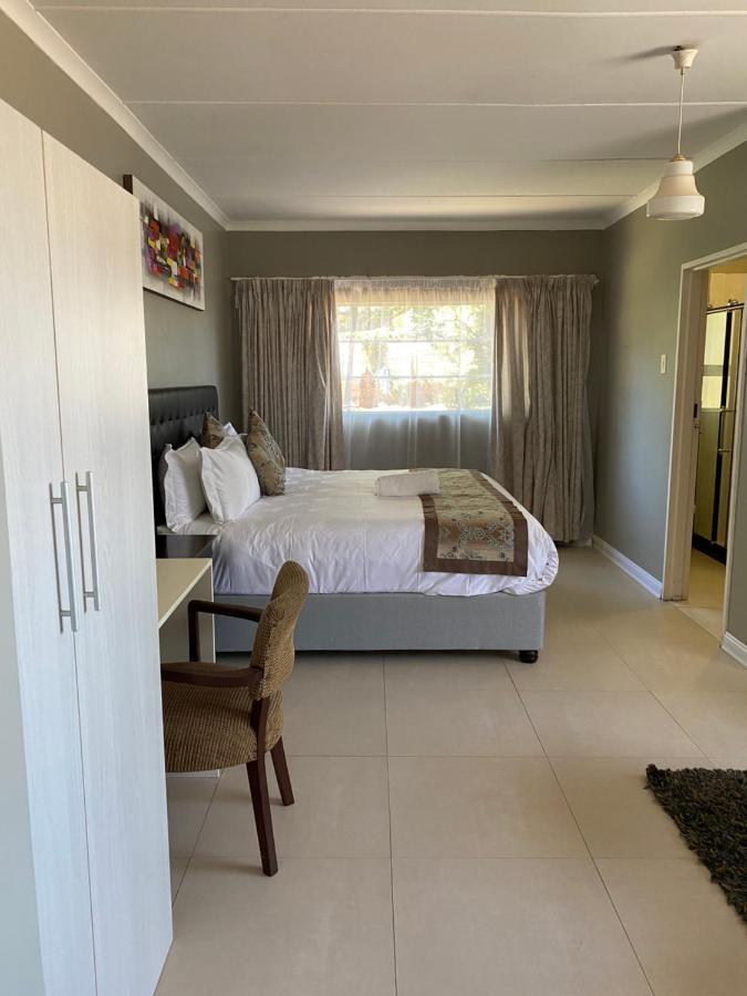 Savoy Hotel Fort Beaufort Eksteriør bilde
