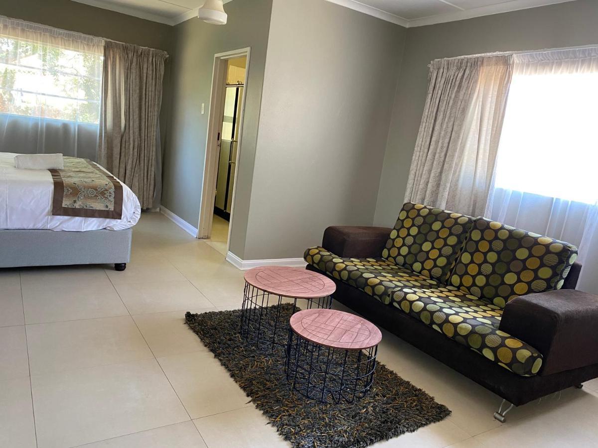 Savoy Hotel Fort Beaufort Eksteriør bilde