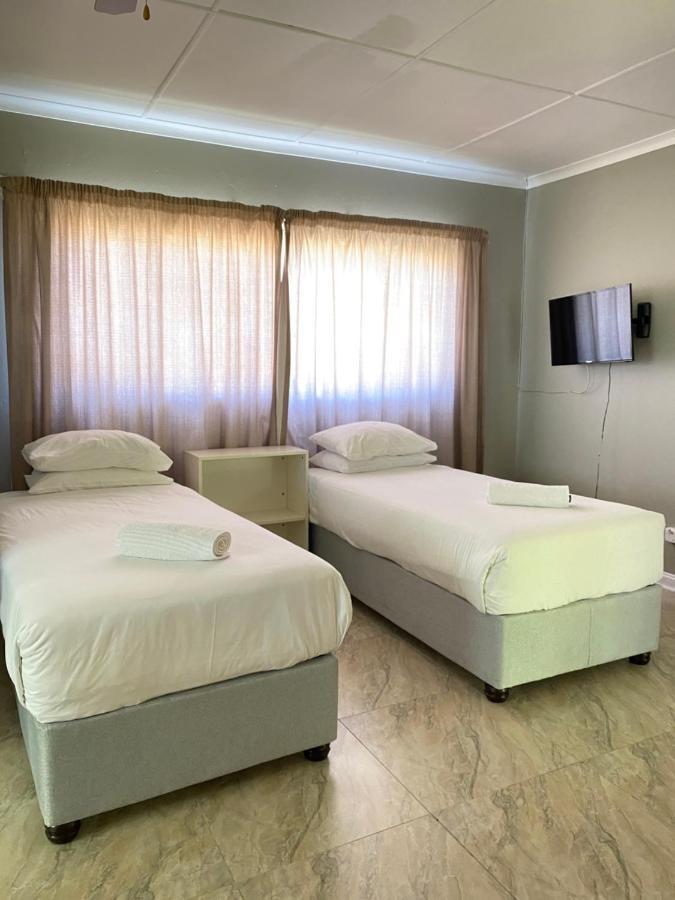 Savoy Hotel Fort Beaufort Eksteriør bilde