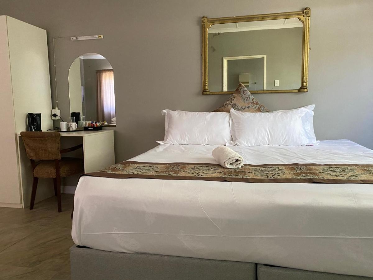 Savoy Hotel Fort Beaufort Eksteriør bilde