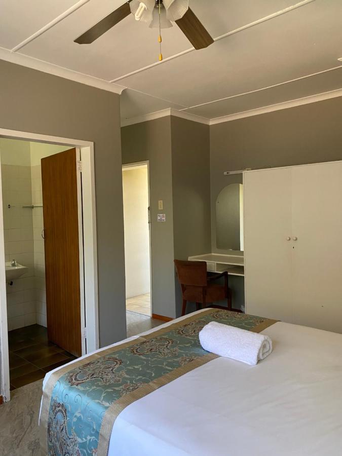Savoy Hotel Fort Beaufort Eksteriør bilde
