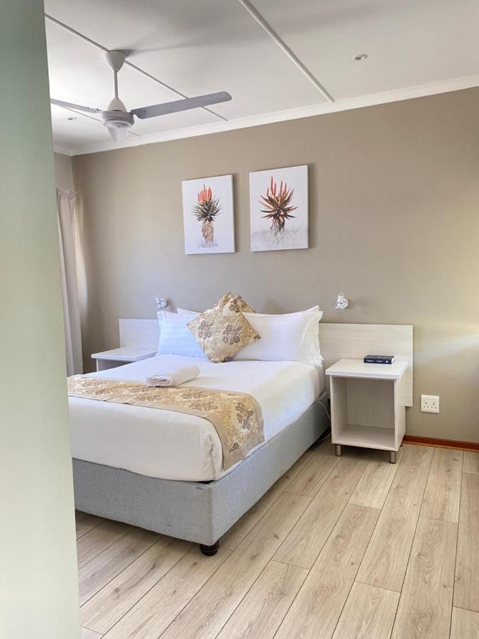 Savoy Hotel Fort Beaufort Eksteriør bilde
