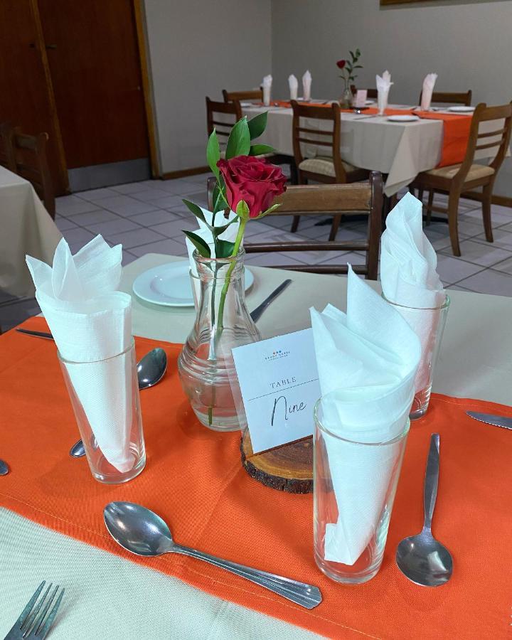 Savoy Hotel Fort Beaufort Eksteriør bilde